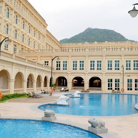 National Arts Resort Hotel Foshan Exterior photo